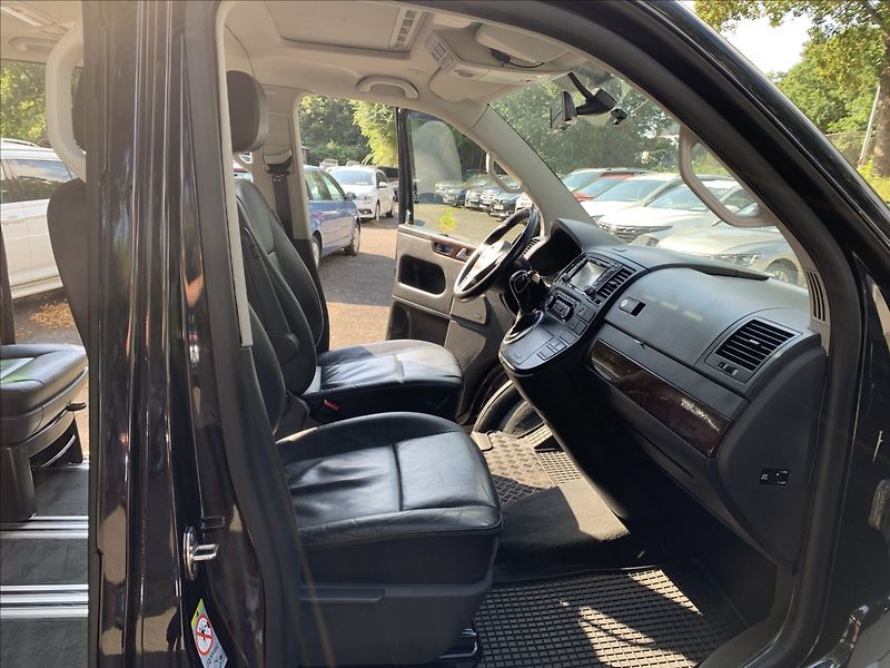 Volkswagen Multivan 2,0 TDI DSG HIGHLINE - fotka 16 z 22