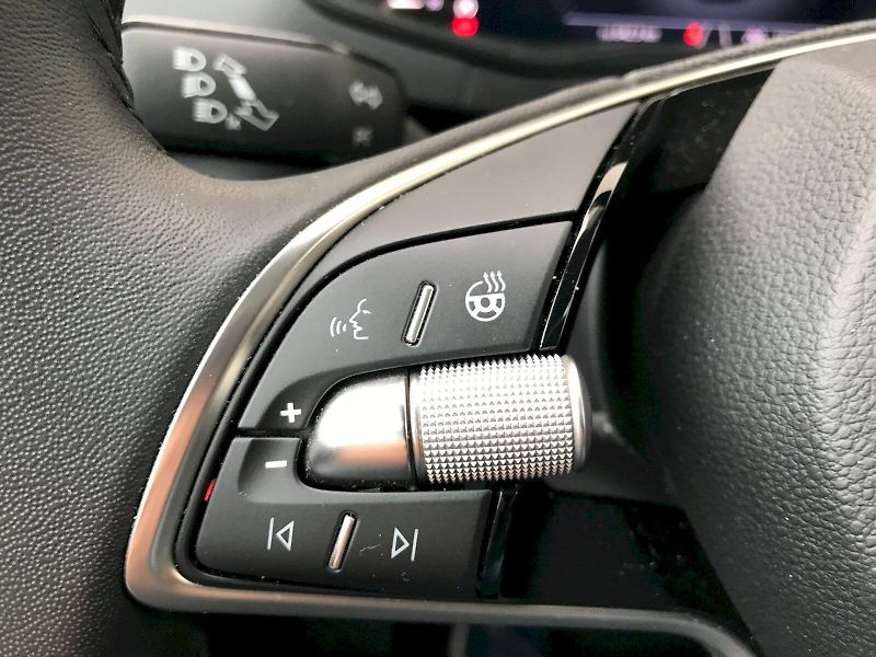 Škoda Karoq (2024) SEL TOP TS 110/1.5 M6F - fotka 7 z 28