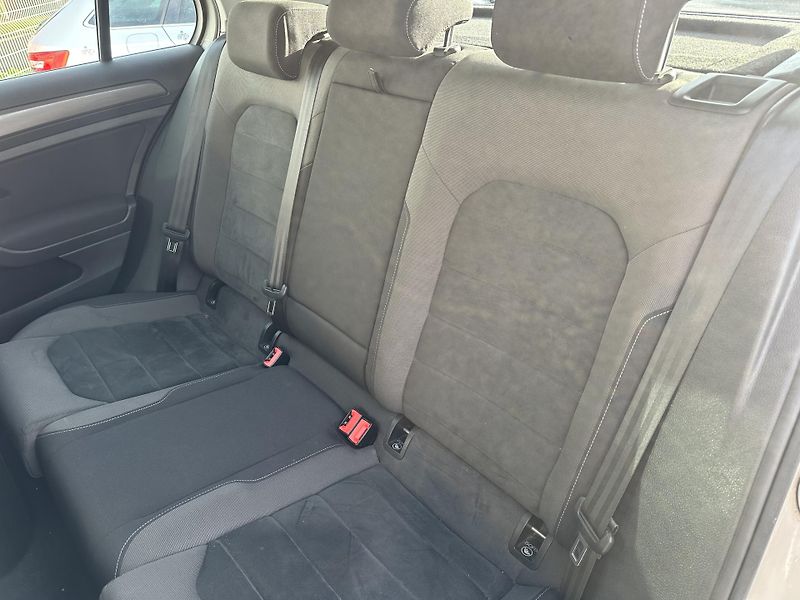 Volkswagen Golf (2017) 1,6 TDI 85kW, rezervace - fotka 18 z 25