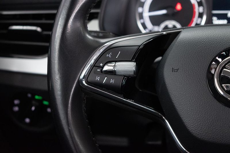 Škoda Scala 1.6 TDI 85kW AMBITION*DPH*ČR 1 - fotka 17 z 37