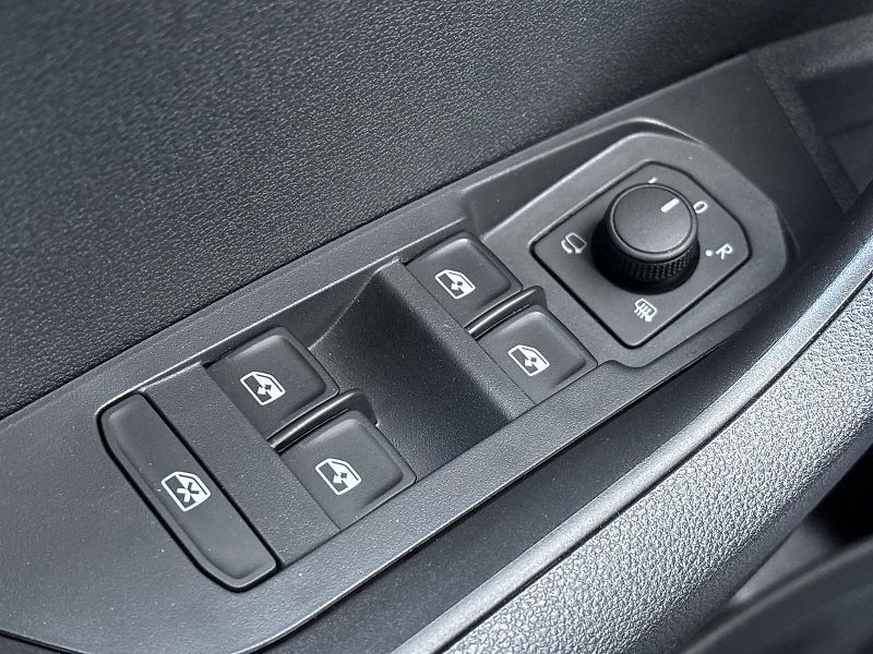 Škoda Karoq (2025) 2.0 TSI 4x4 DSG Sportline - fotka 18 z 37