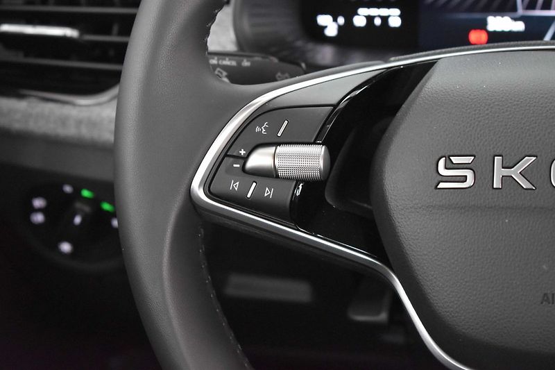 Škoda Kamiq 1.0 TSI BLACK DOTS*ZÁRUKA*DPH - fotka 17 z 36