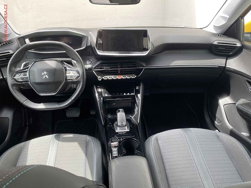 Peugeot 208 (2019) 1.2 PT, Allure, AT, kamera - fotka 8 z 17