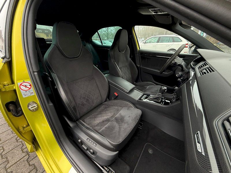 Škoda Superb (2019) 2.0 TSI  200 kW DSG 4x4 SportL - fotka 26 z 26