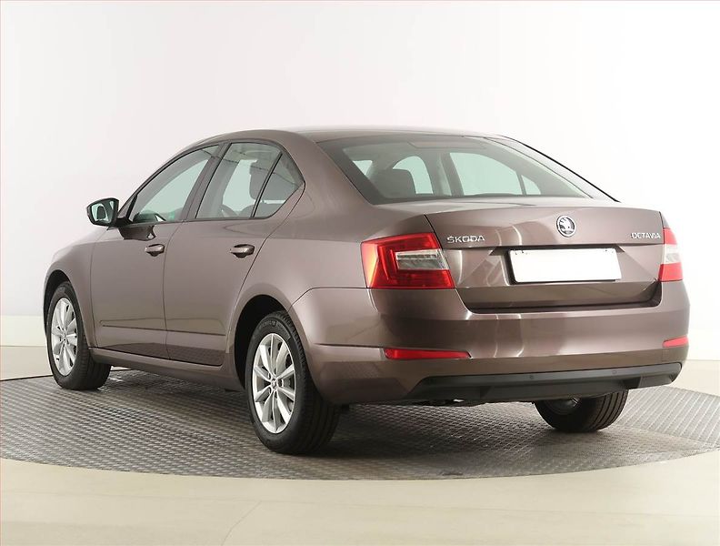 Škoda Octavia (2015) 1.6 TDI, Tempomat - fotka 4 z 18
