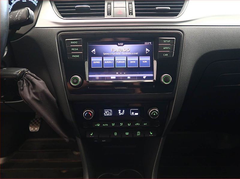 Škoda Rapid (2017) Spaceback 1.0 TSI, Tempomat - fotka 12 z 16