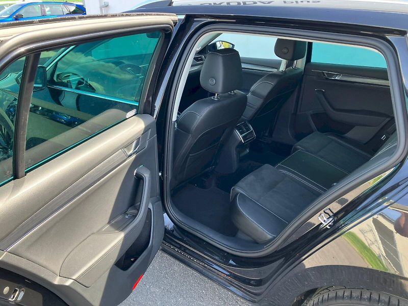Škoda Superb (2024) 2.0 TDI / 110 kW DSG Style Plu - fotka 15 z 30