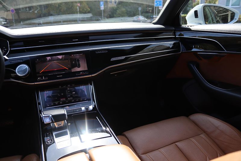 Audi A8 - fotka 44 z 68