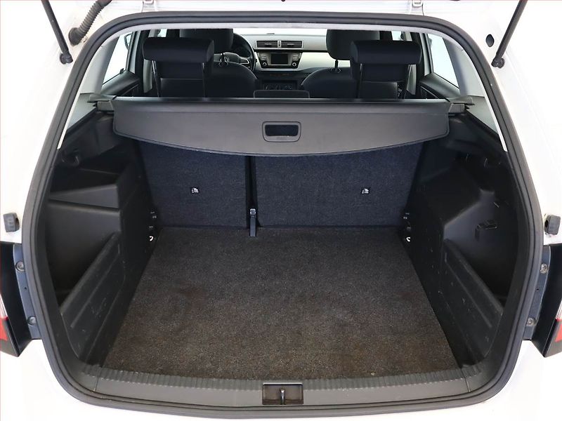 Škoda Fabia (2015) 1.4 TDI, nová STK, slušný stav - fotka 10 z 11
