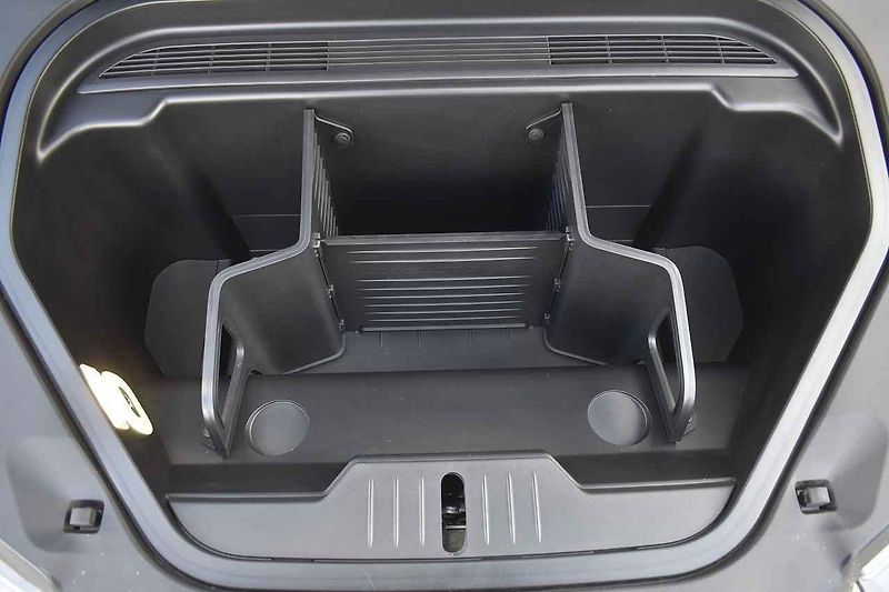 Mustang jsme ukázali i koním chovaným na farmě