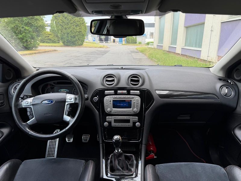 Ford Mondeo 2,2 TDCi /129kW/ + sada pneu  - fotka 13 z 19