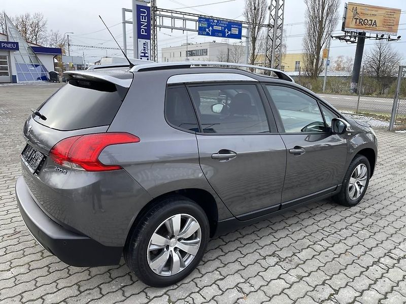 Peugeot 2008 Style 1.2 PureTech serviska - fotka 5 z 16