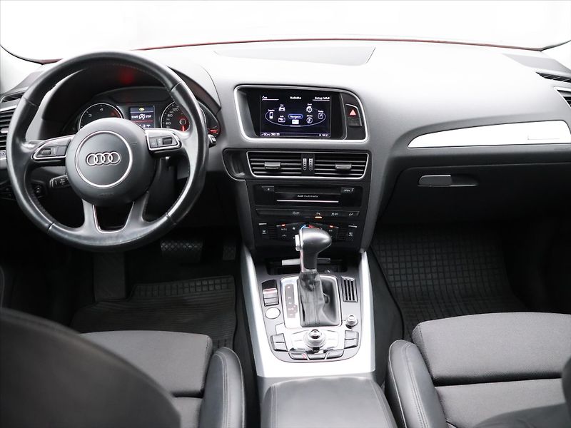 Audi Q5 2,0 TDI 140kW quattro S-Line - fotka 25 z 33