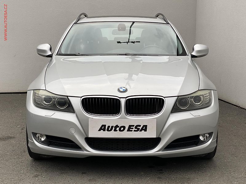 BMW Řada 3 (2008) 2.0D 320d xDrive, Bixen - fotka 2 z 17