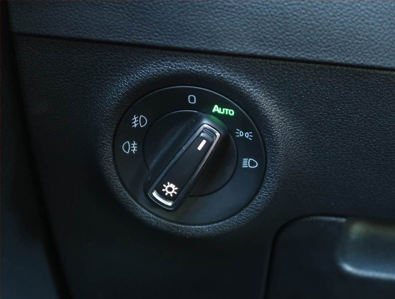 Škoda Karoq (2019) Style Plus 2.0 TDI, 4X4,Style - fotka 17 z 24