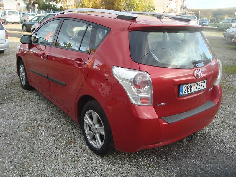 Toyota Verso (2011) 2,0D - fotka 5 z 18