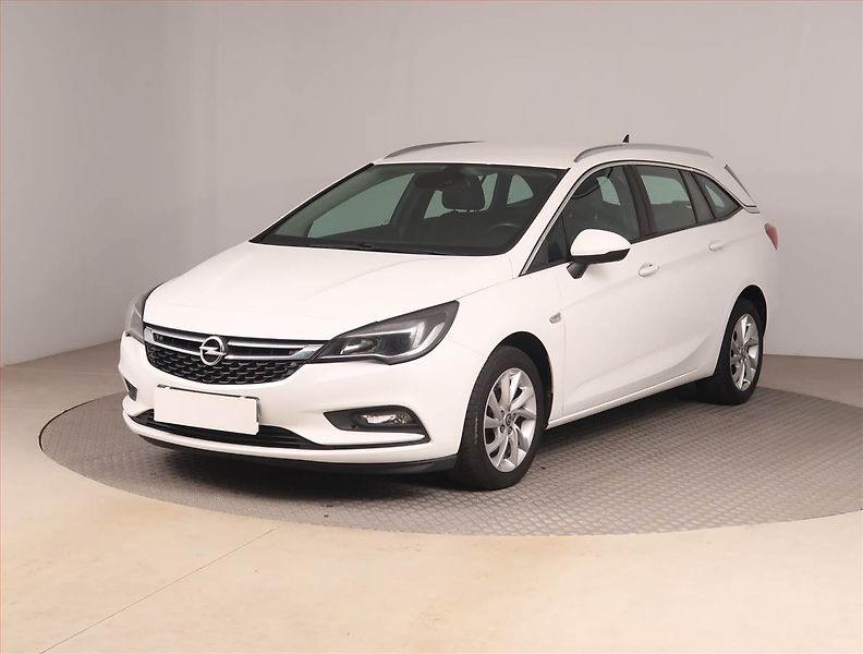 Opel Astra (2019) 1.6 CDTI, Navi, Tempomat - fotka 2 z 16
