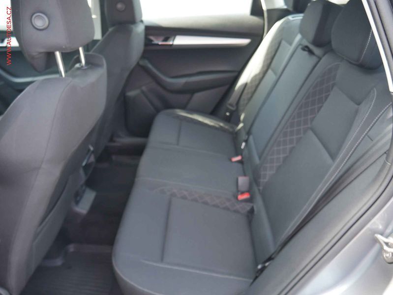 Škoda Karoq (2019) 1.0TSi, ČR, STK 7/28, LED - fotka 10 z 15