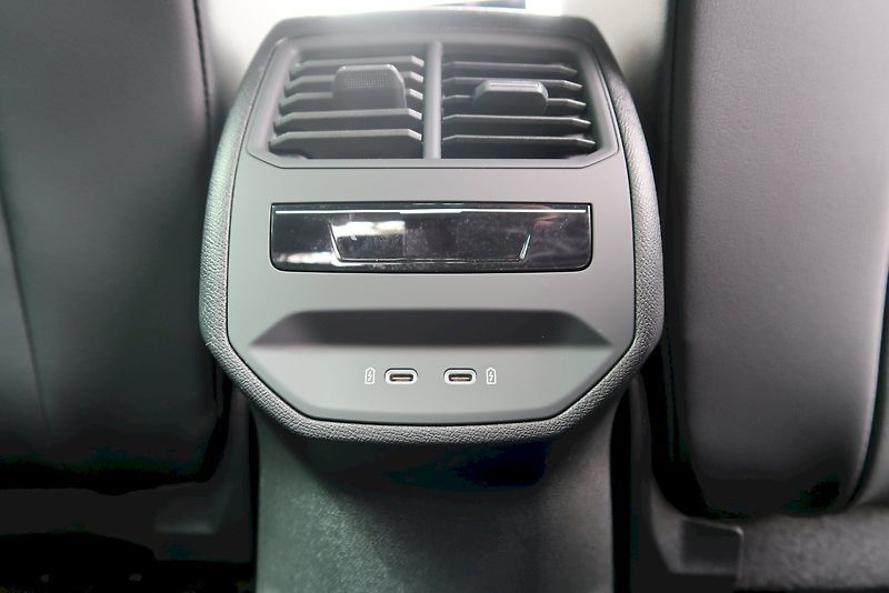 Cupra Formentor (2024) 2.0 TSI 140 kW 4x4 DSG - fotka 28 z 28