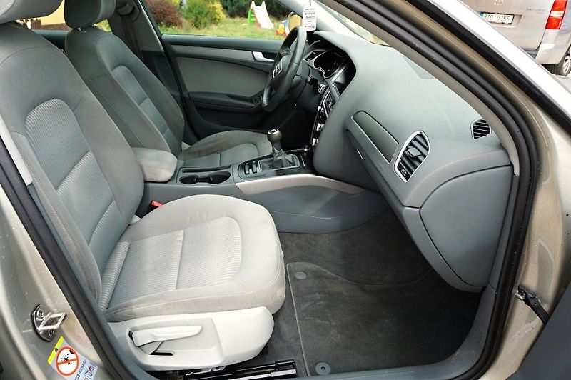 Audi A4 (2012) 2,0 TDI 105 kW - fotka 15 z 32
