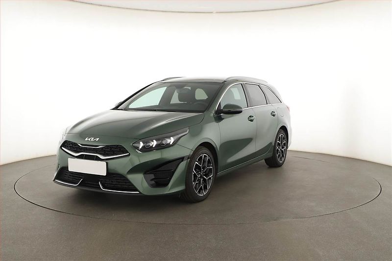 Kia Ceed (2025) 1.5 T-GDI, GT LINE, Automat - fotka 2 z 18