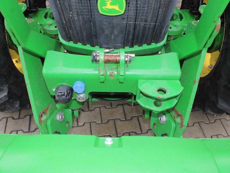 John Deere 5125R - fotka 7 z 19