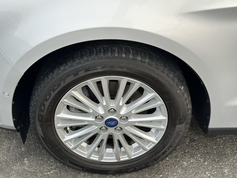 Ford Galaxy (2016) 1.5/118kW TITANIUM * 7.Míst *  - fotka 39 z 43