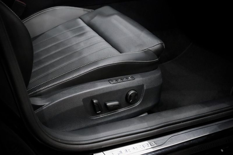 Škoda Superb 3 FL 2.0 TSI 140 kW DSG L&K - fotka 21 z 59