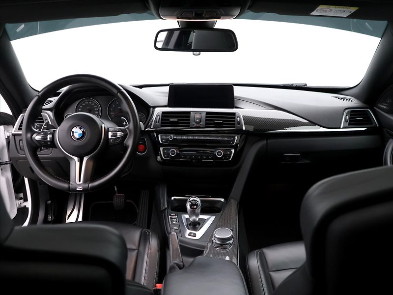 BMW M4 3,0 Competition 331kW Aut CZ - fotka 32 z 39