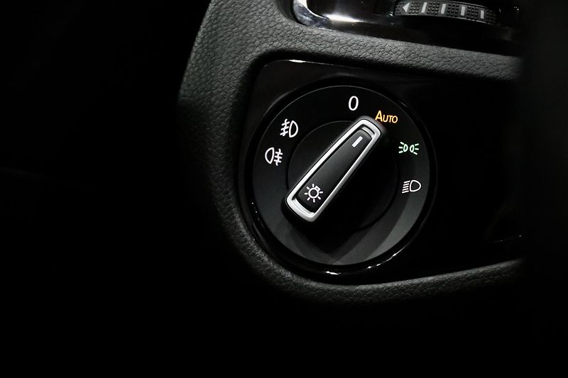 Volkswagen Golf 7 Variant 1.4 TSI 103 kW - fotka 23 z 39