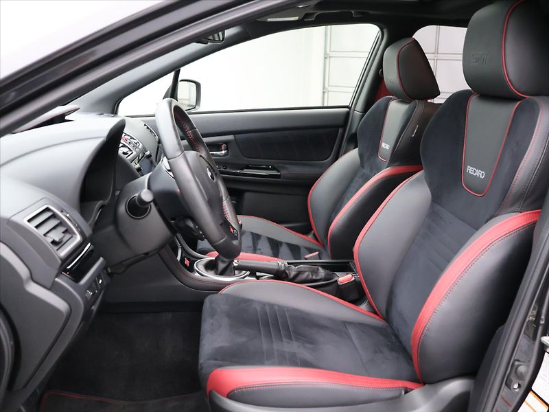 Subaru WRX 2,5 STI  221kW SPORT CZ DPH - fotka 11 z 39