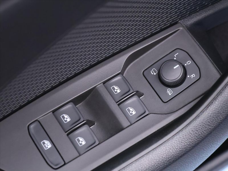 Škoda Octavia 1,5 TSI DSG CZ Style 1.Maj DPH - fotka 16 z 37