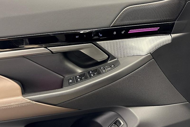 BMW Řada 5 540d xDrive Touring - fotka 16 z 18