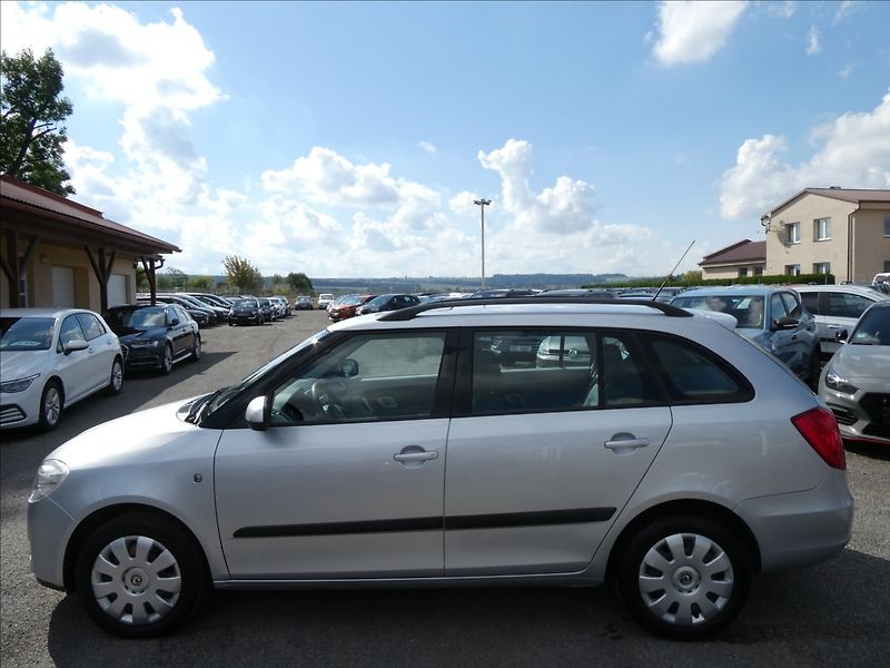 Škoda Fabia 1,6 2x kola,serviska,1.majitel - fotka 6 z 60