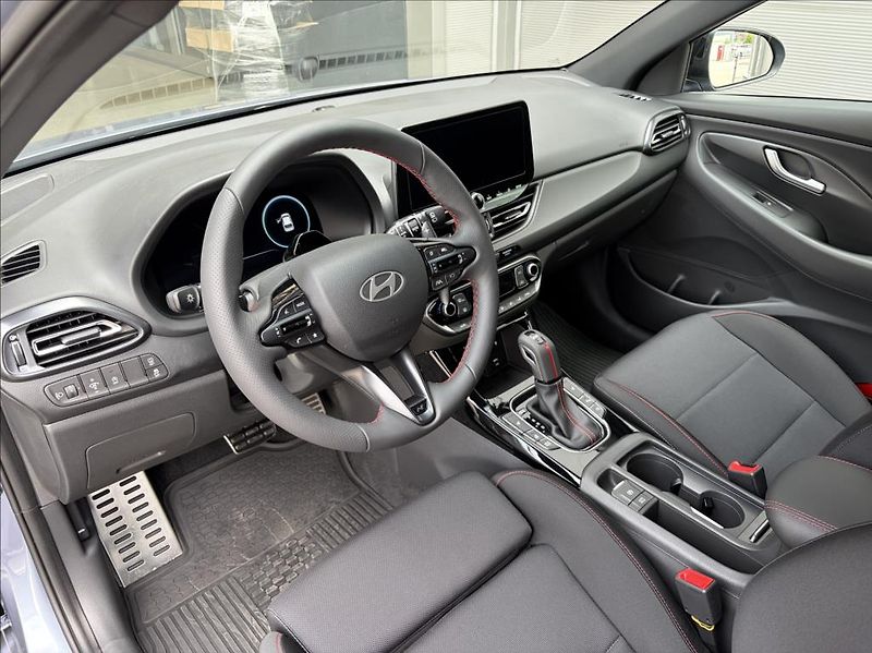 Hyundai i30 1,6 T-GDI DCT  WG FL N Line - fotka 7 z 20