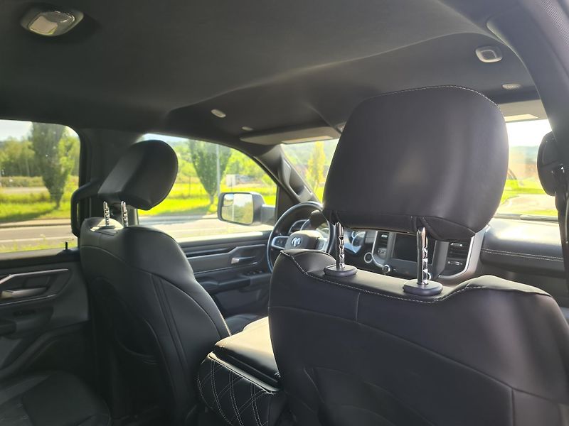 Dodge RAM 1500 (2022) 5.7 HEMI 4x4 BIGHORN LPG - fotka 16 z 67