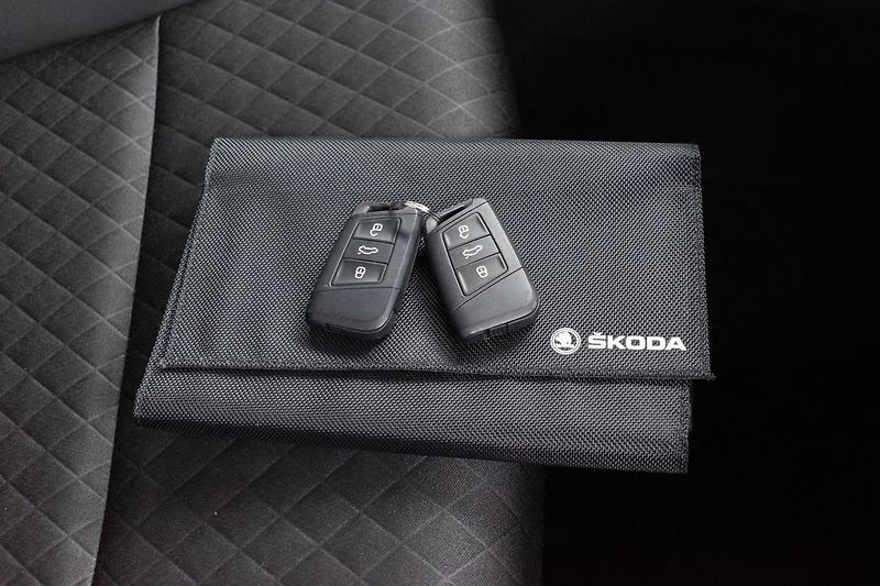 Škoda Karoq 1.5TSI DSG*STYLE+*KAMERA*ČR 1M - fotka 32 z 40