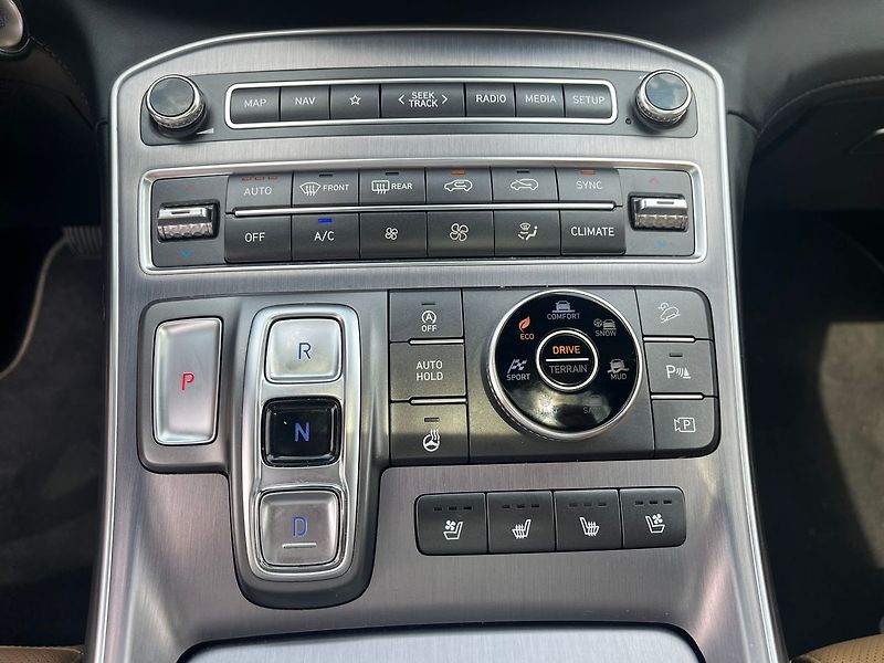 Hyundai Santa Fe 2.2 CRDI/142kW Luxury DCT 4x4 - fotka 8 z 30