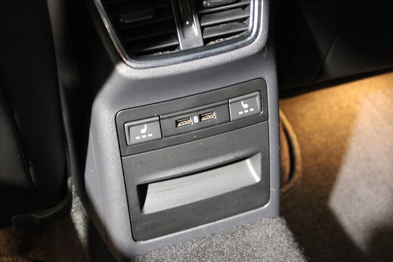 Škoda Octavia 2,0 TSI 169KW RS DSG TOP - fotka 33 z 42