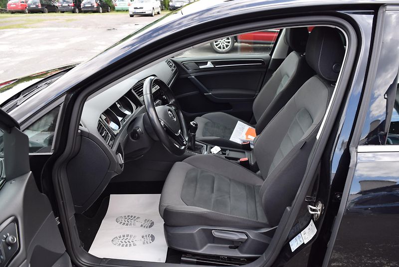 Volkswagen Golf Variant (2020) 1.5TSI 110kw HLBMT TAŽ LED KAM - fotka 20 z 49