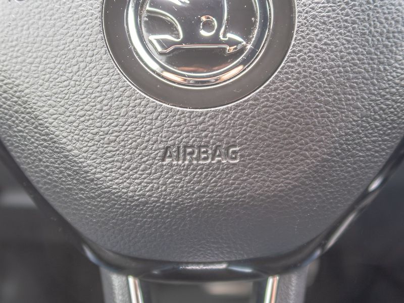 Škoda Scala (2019) ČR 1.6TDI DSG – ČERNÝ STROP - fotka 30 z 46