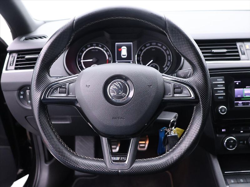 Škoda Octavia RS 2.0 TDI 135kW Navi Xenon - fotka 16 z 28
