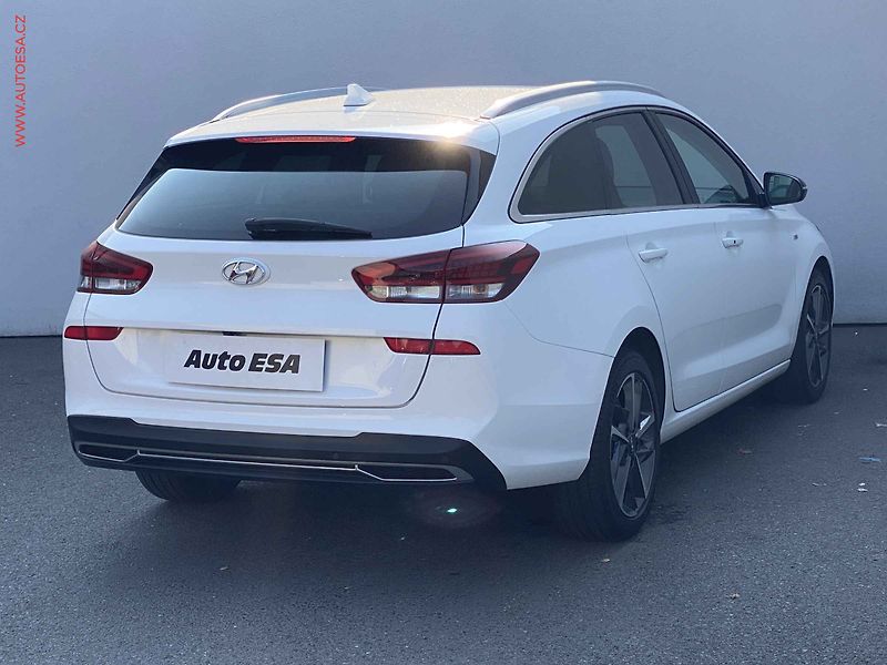Hyundai i30 (2021) 1.5 TGDi MHEV, 1.maj,ČR - fotka 4 z 20