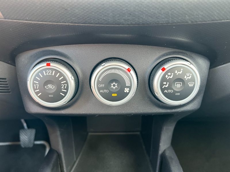 Peugeot 4007 (2009) 2.2HDi 115kW 4x4 - fotka 14 z 36