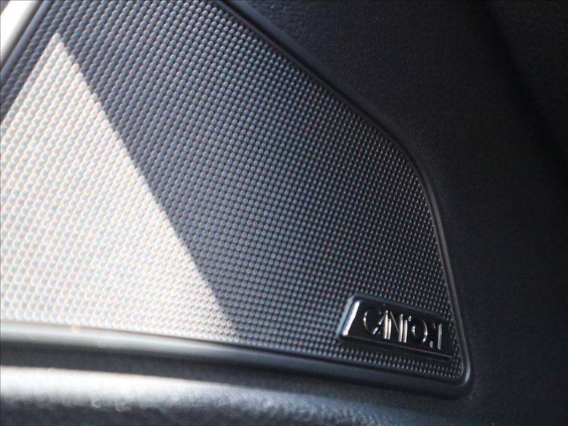 Škoda Superb 2,0 TDI DSG ACC DCC Kamera LED - fotka 44 z 58