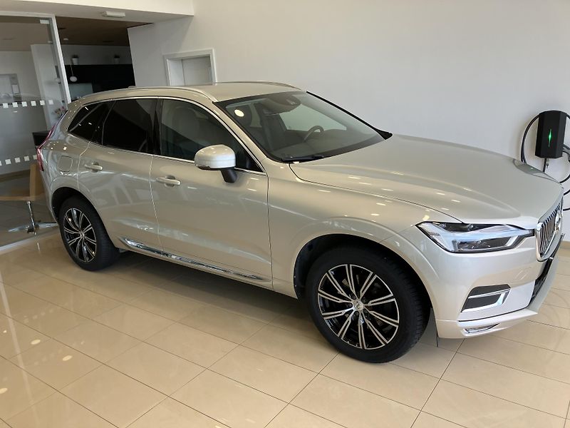 Volvo XC60 B4 AWD Inscription AT8, ČR - fotka 2 z 41