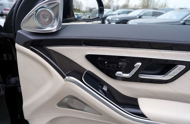 Mercedes-Benz Třídy V V 300d L 4Matic Exclusive AMG - fotka 36 z 45