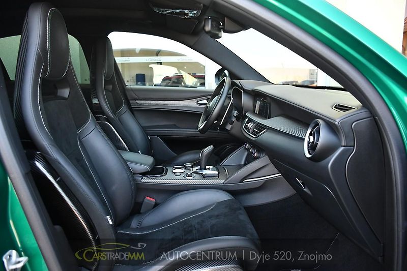 Alfa Romeo Stelvio 2.9 V6 Bi-T 520PS QUADRIFOGLIO - fotka 16 z 56