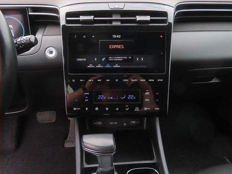 Hyundai Tucson (2021) 1.6 T-GDI 48V MHEV - fotka 12 z 24