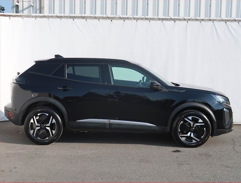 Peugeot 2008 (2024) Allure 1.2 PureTech, 16TKM - fotka 6 z 22